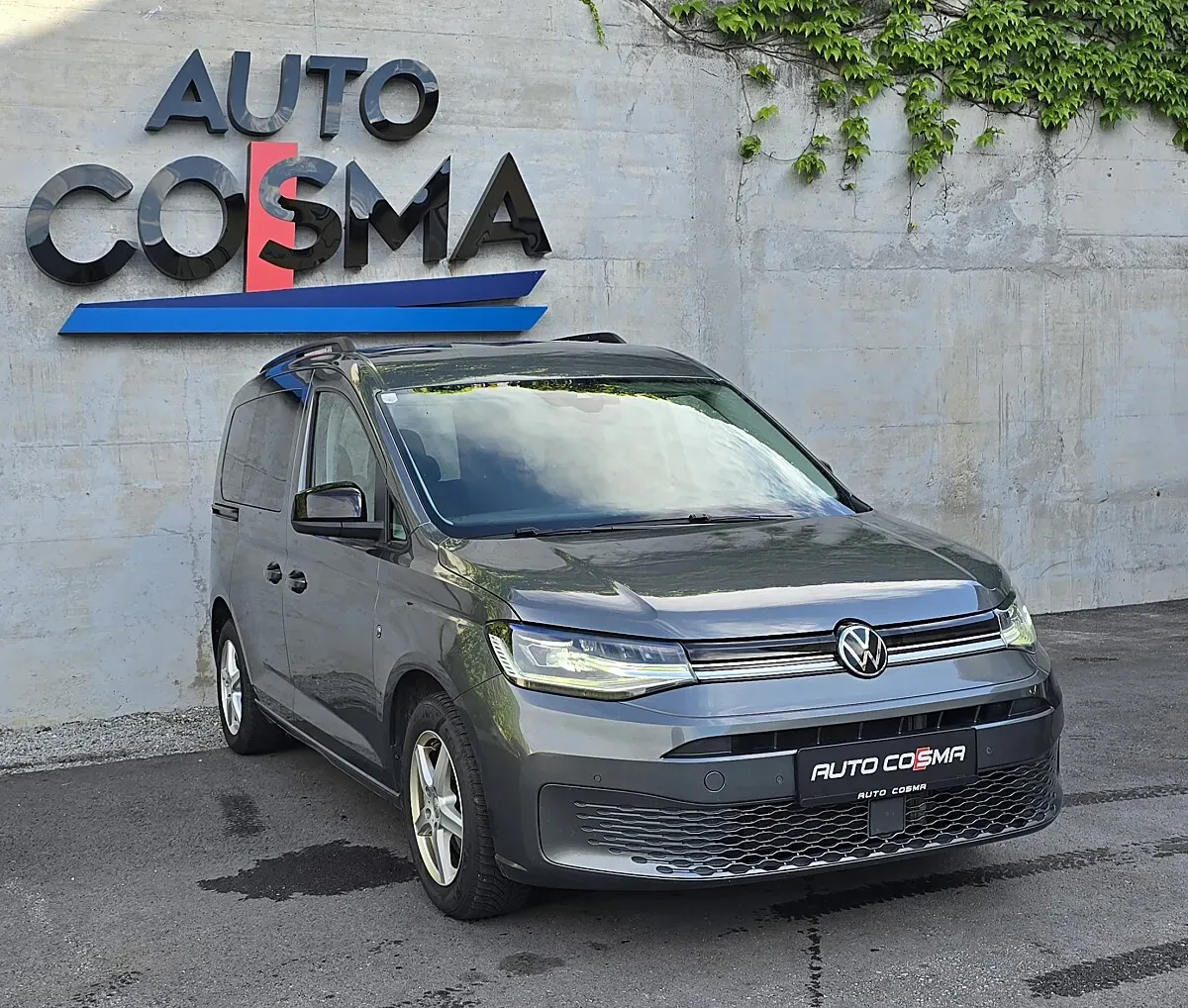 Volkswagen Caddy Life 2023 photo 2