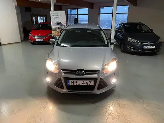 Ford Focus 2012 photo 2