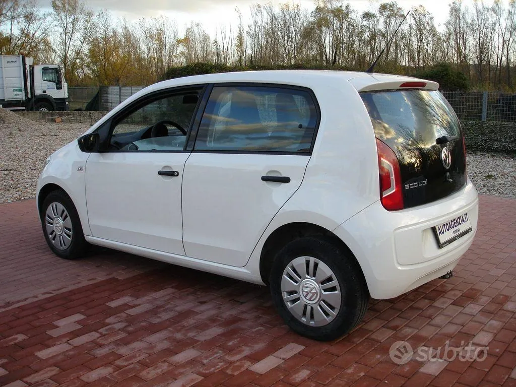 Volkswagen Up 2013 photo 4