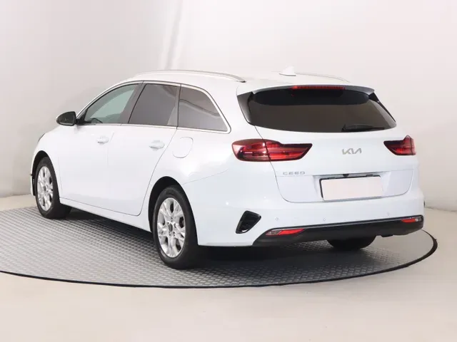 Kia Ceed Sw 2022 photo 3