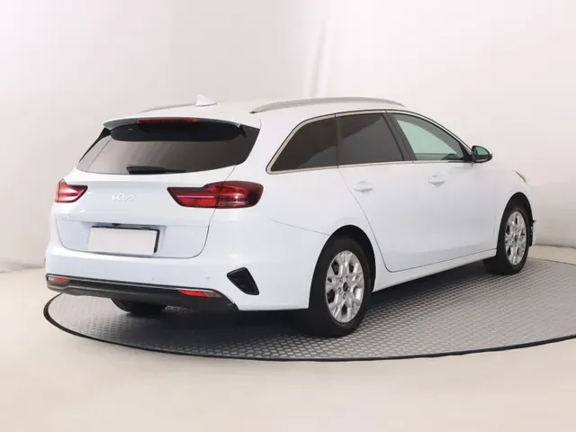 Kia Ceed Sw 2022 photo 4