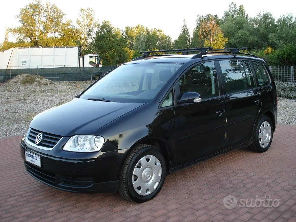 Volkswagen Touran 2005 photo 2