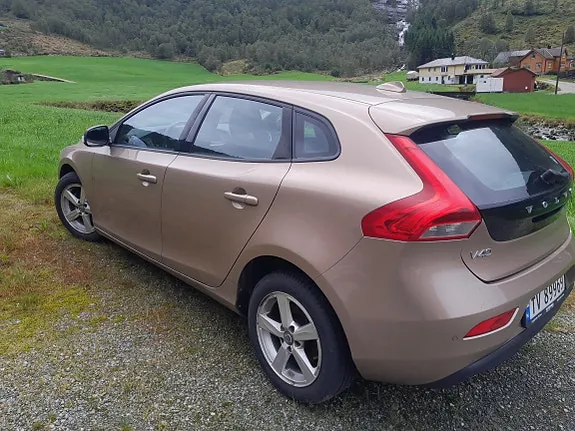 Volvo V40