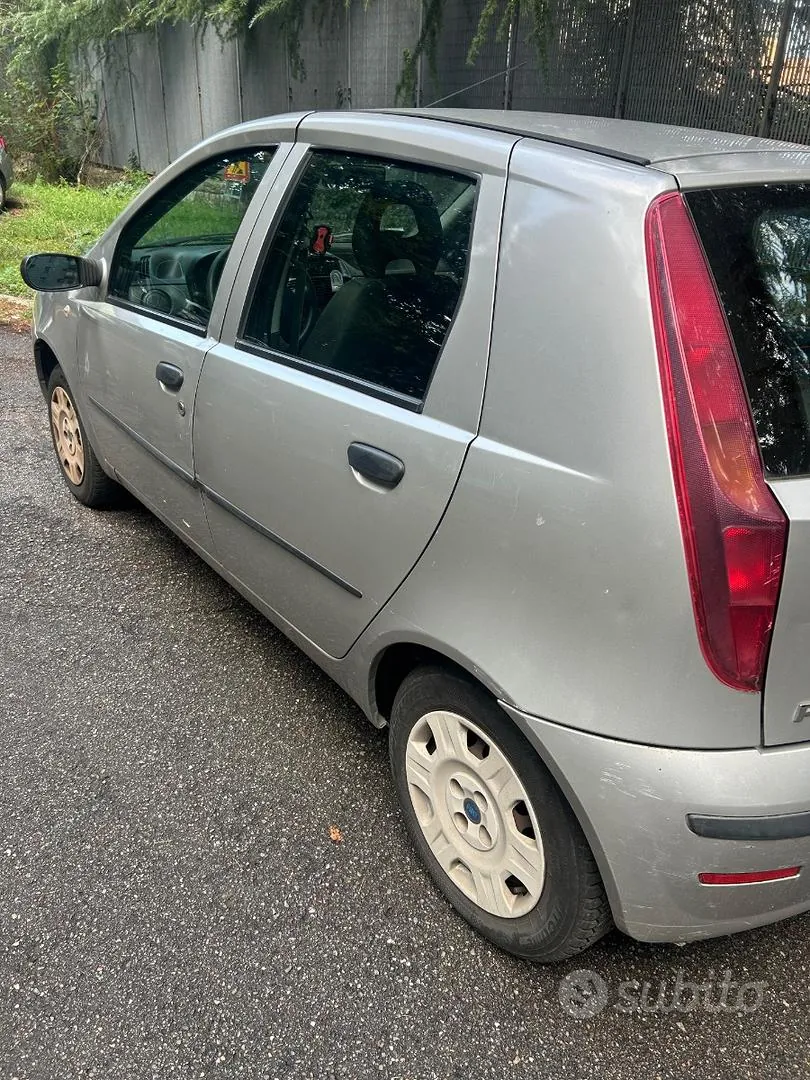 Fiat Punto 2006 photo 2