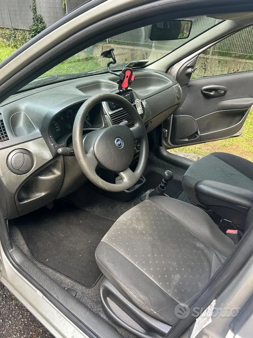 Fiat Punto 2006 photo 4