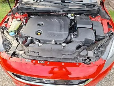 Volvo V40 2015 photo 2