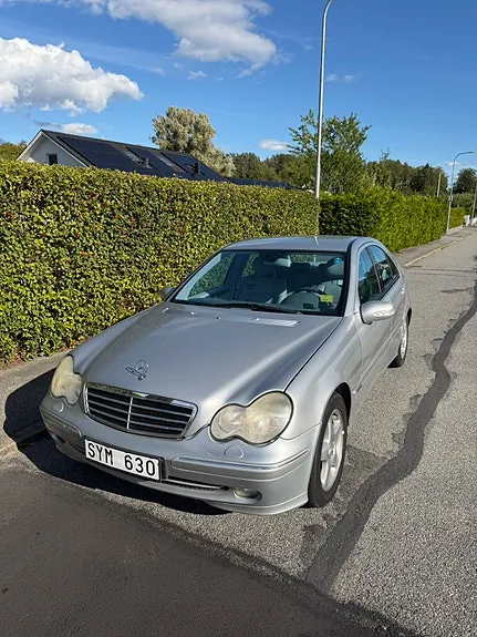 Mercedes-Benz C200