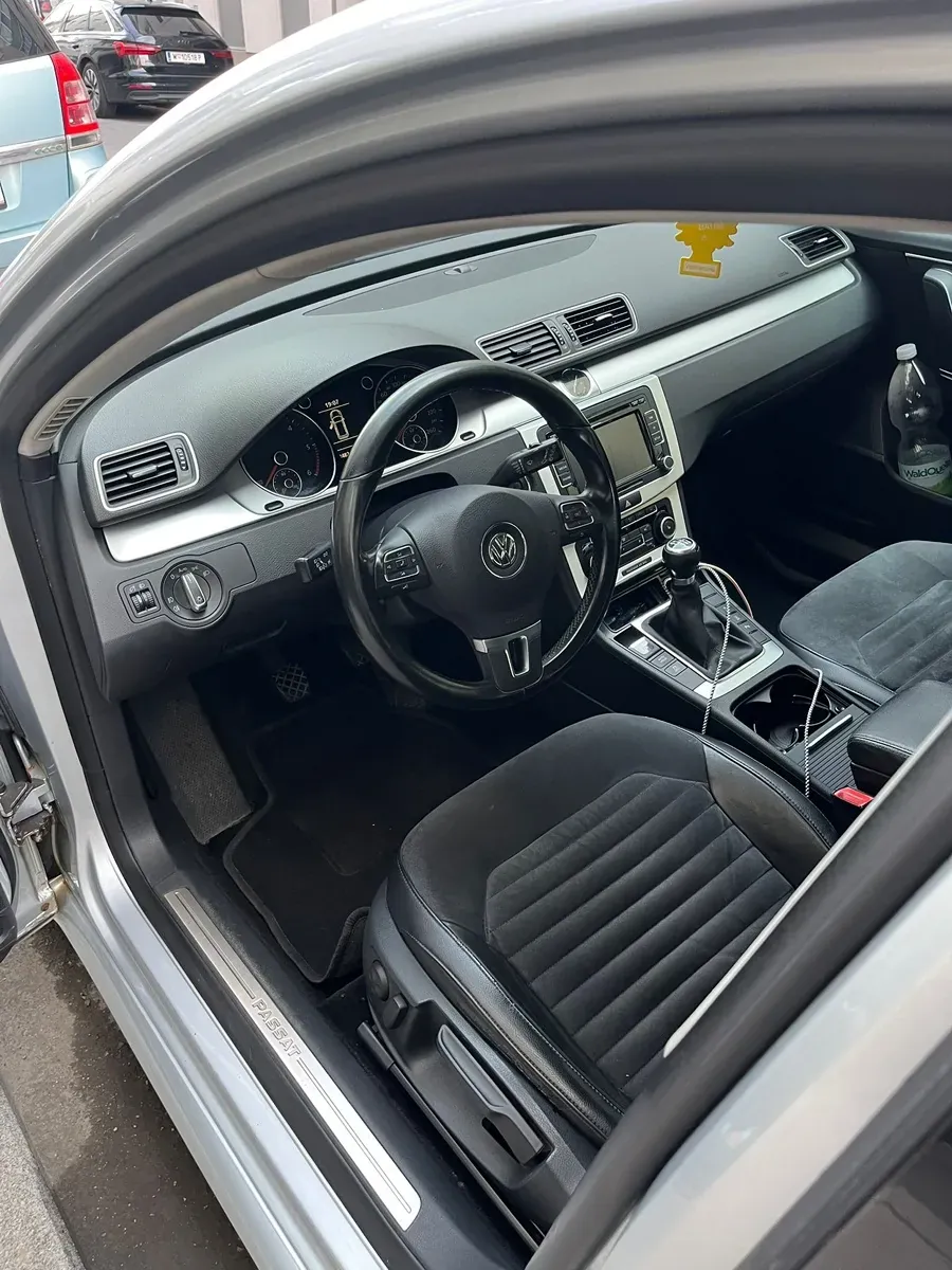 Volkswagen Passat 2010 photo 3