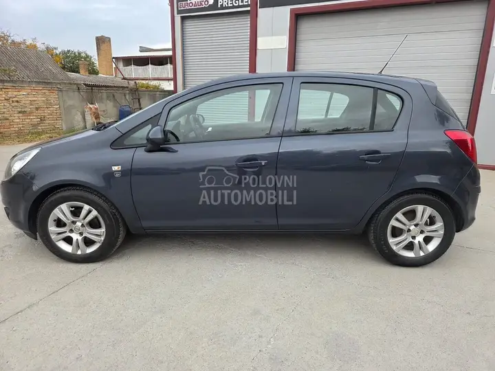 Opel Corsa D 2010 photo 3