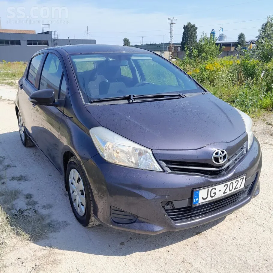 Toyota Yaris 2013 photo 3
