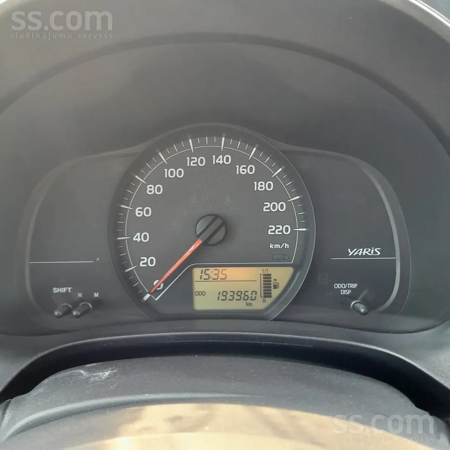 Toyota Yaris 2013 photo 4