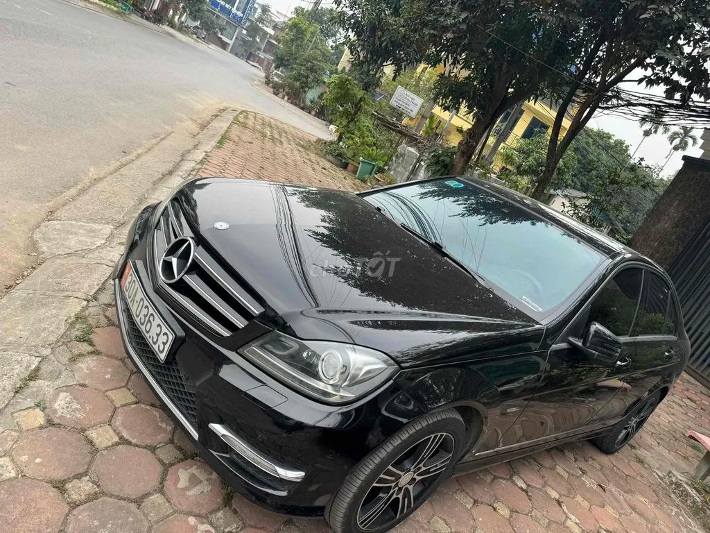 Mercedes-Benz C200 2013 photo 2