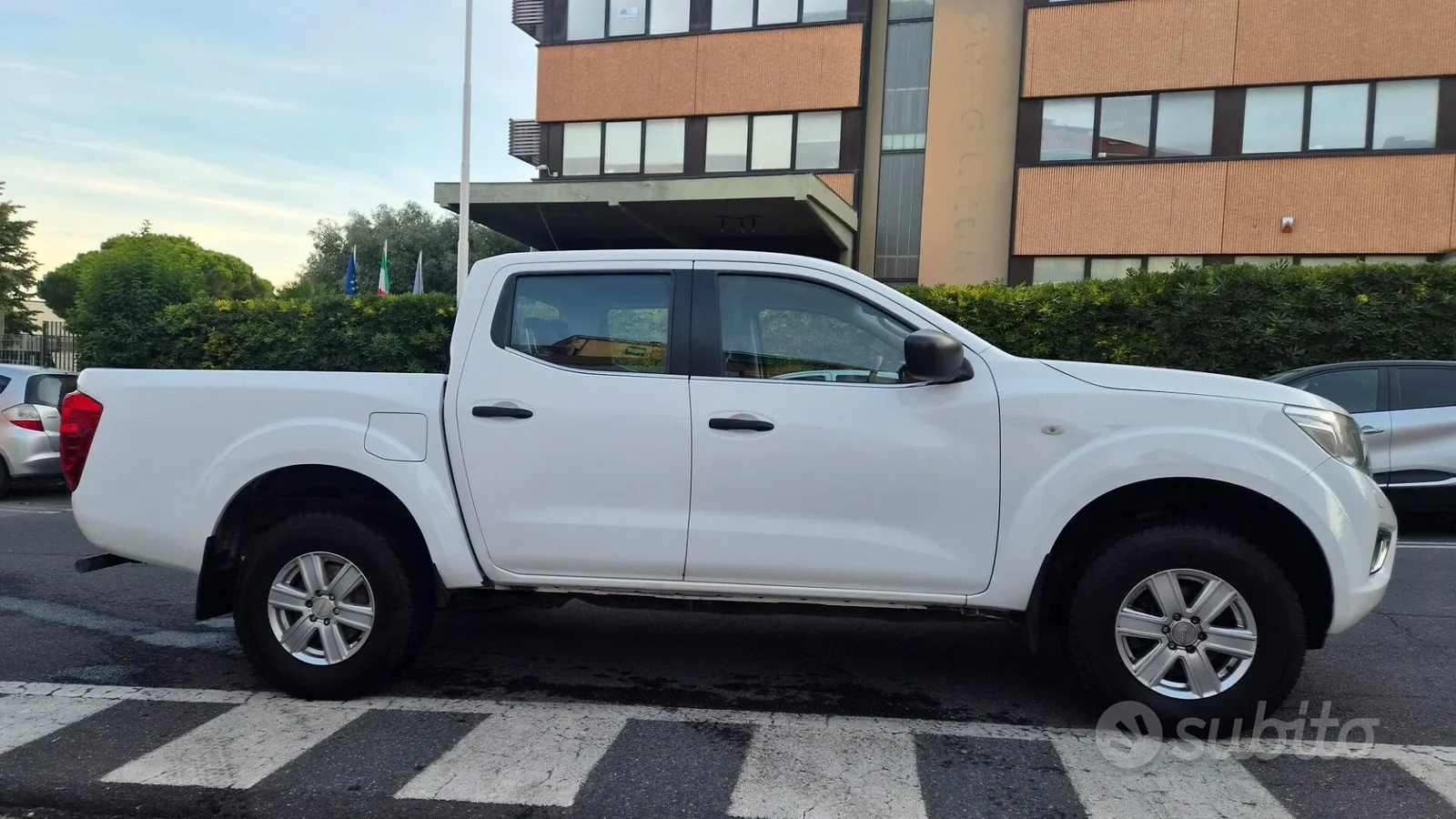 Nissan Navara 2018 photo 2