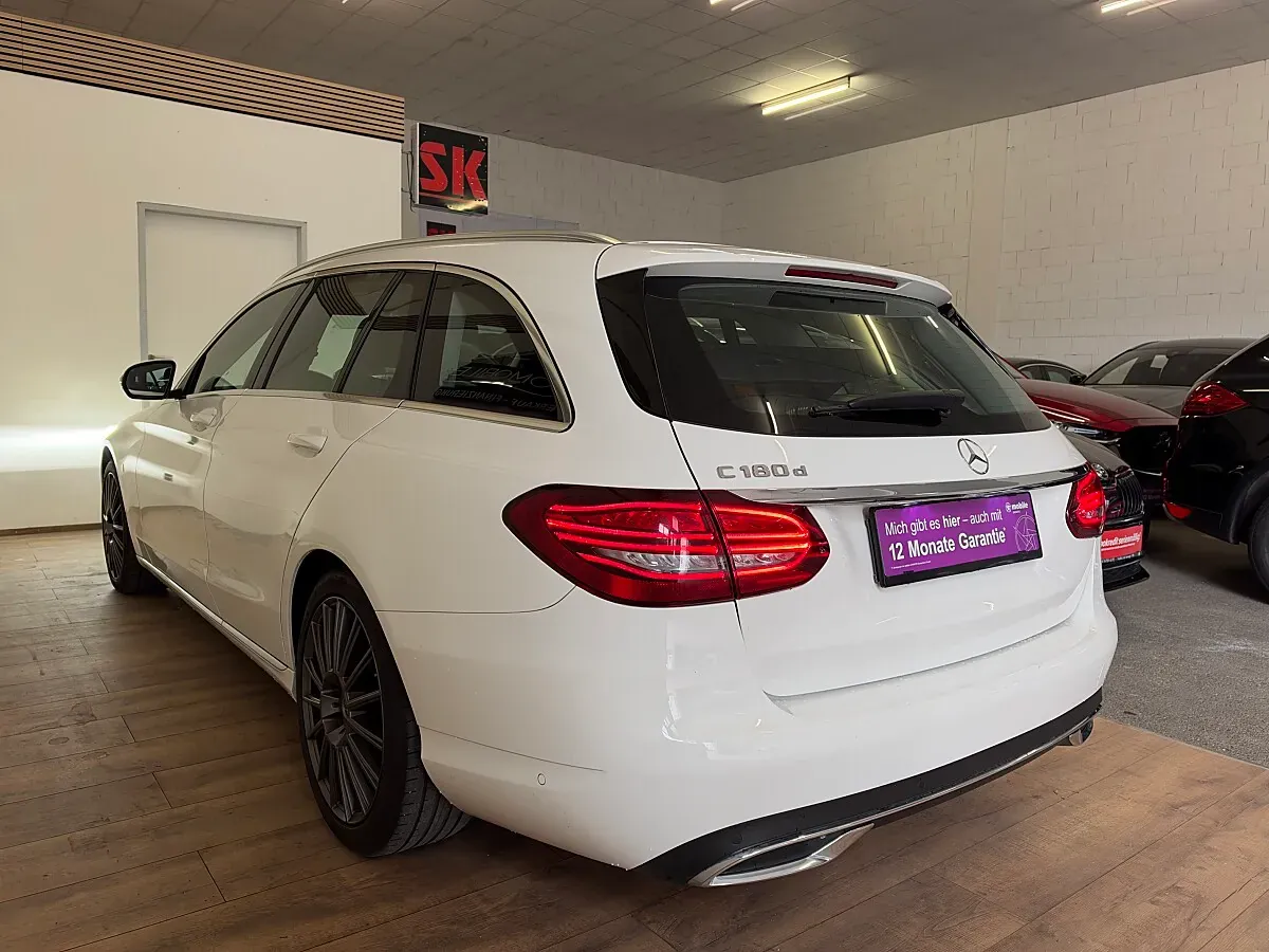 Mercedes-Benz C-Class 2019 photo 3