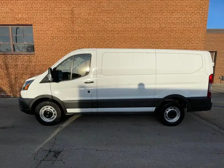 Ford Transit 2021 photo 3