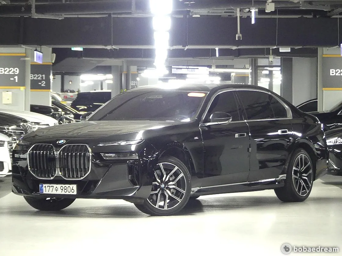 BMW 7 Series 2024 photo 2