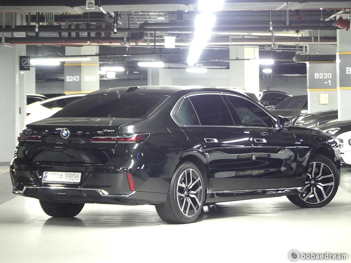 BMW 7 Series 2024 photo 3