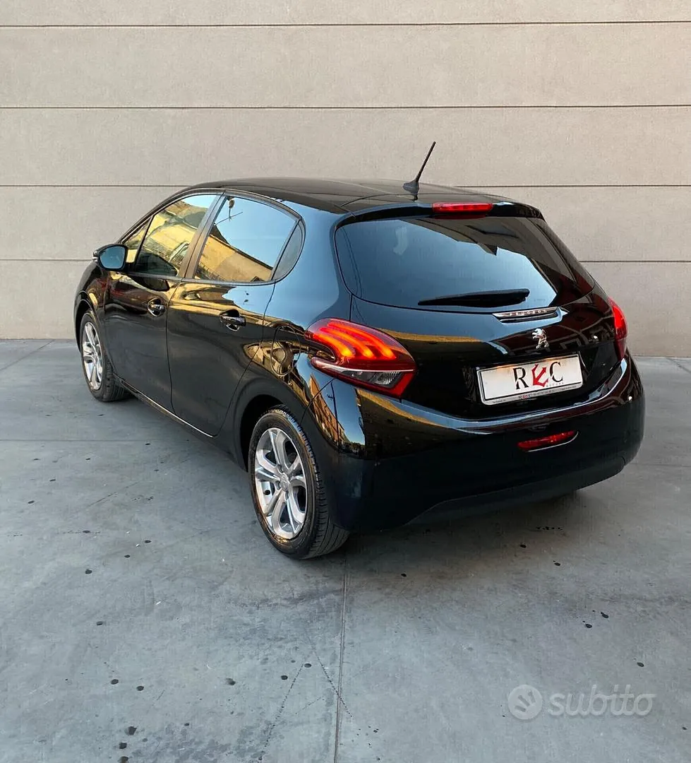 Peugeot 208 2018 photo 4