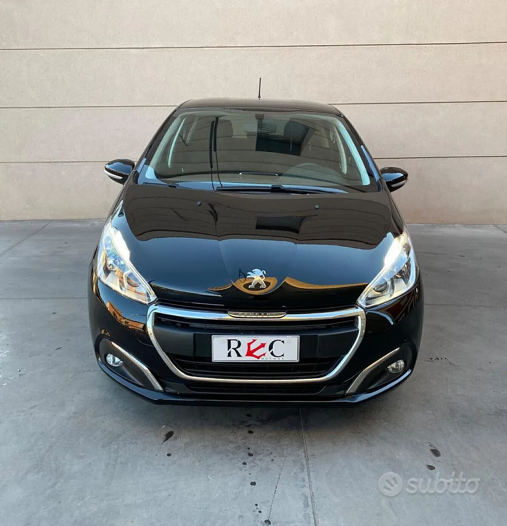 Peugeot 208 2018 photo 2