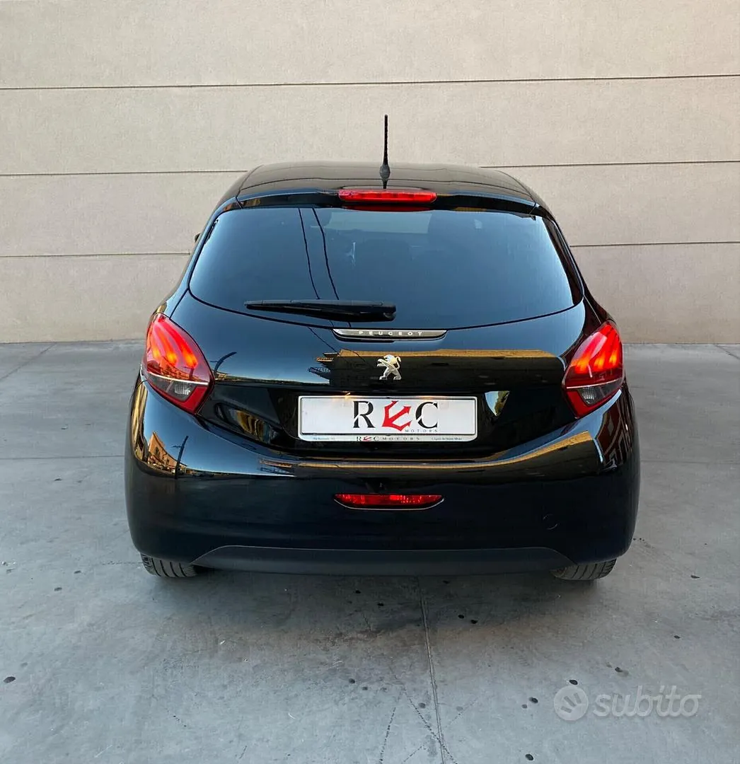 Peugeot 208 2018 photo 5