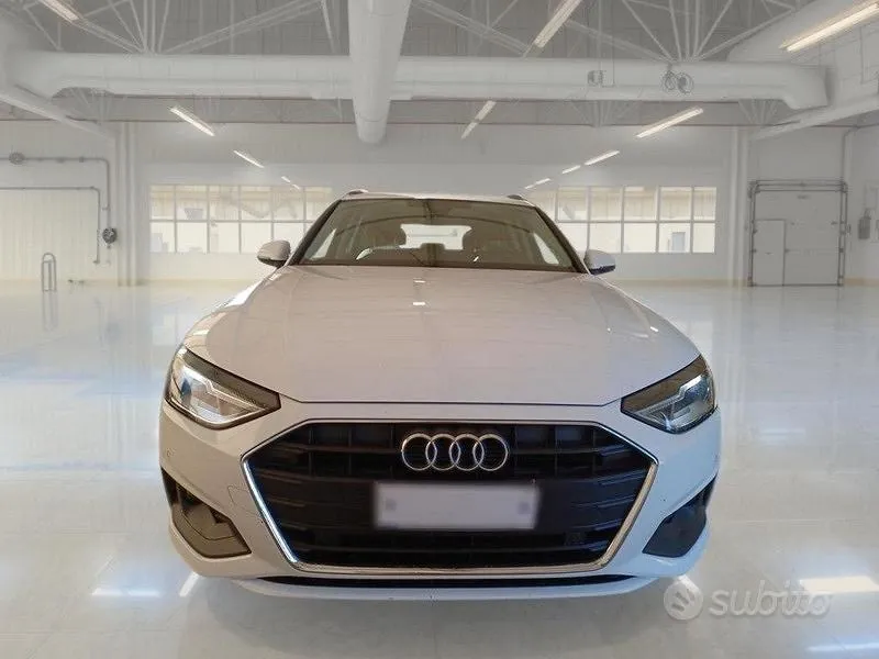 Audi A4 Avant 2022 photo 2