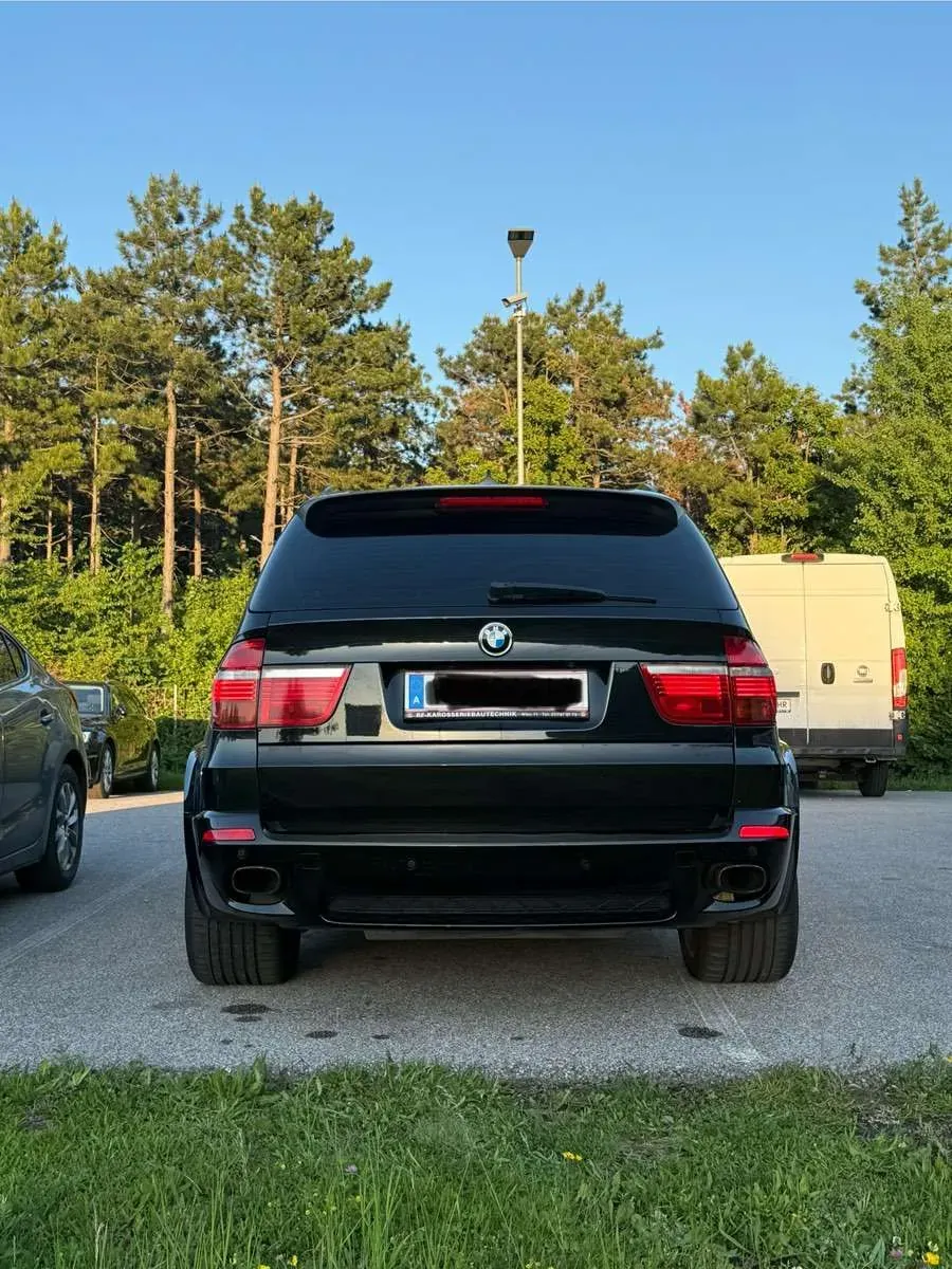 BMW X5 2009 photo 2