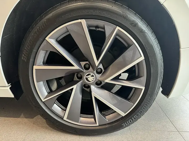 Skoda Enyaq 2021 photo 3