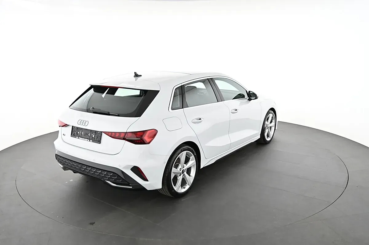 Audi A3 2025 photo 2