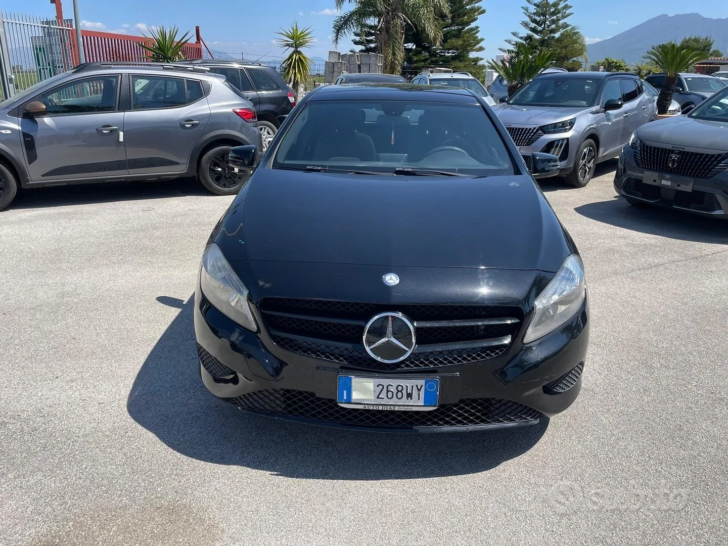 Mercedes-Benz A 180 2015 photo 2