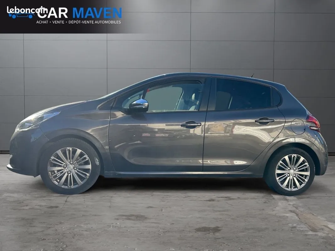 Peugeot 208 2018 photo 2