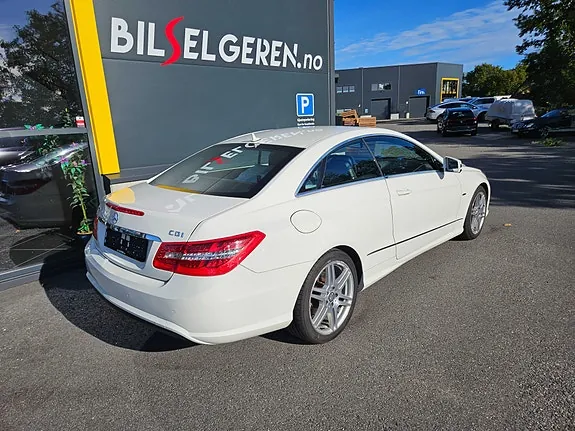 Mercedes-Benz E220 2011 photo 4