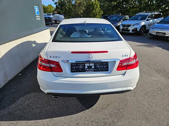 Mercedes-Benz E220 2011 photo 5