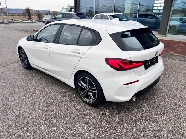 BMW 1 Series 2021 photo 4