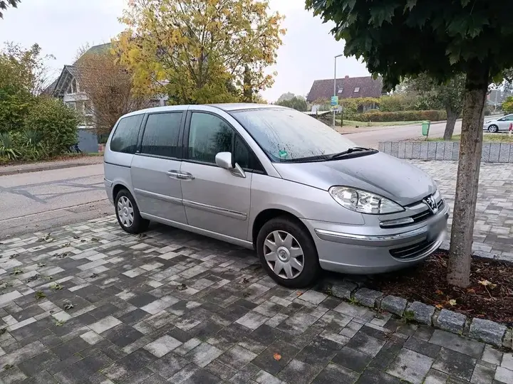 Peugeot 807