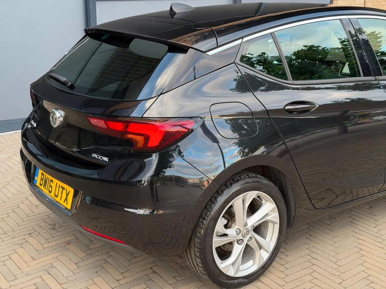 Vauxhall Astra 2016 photo 2