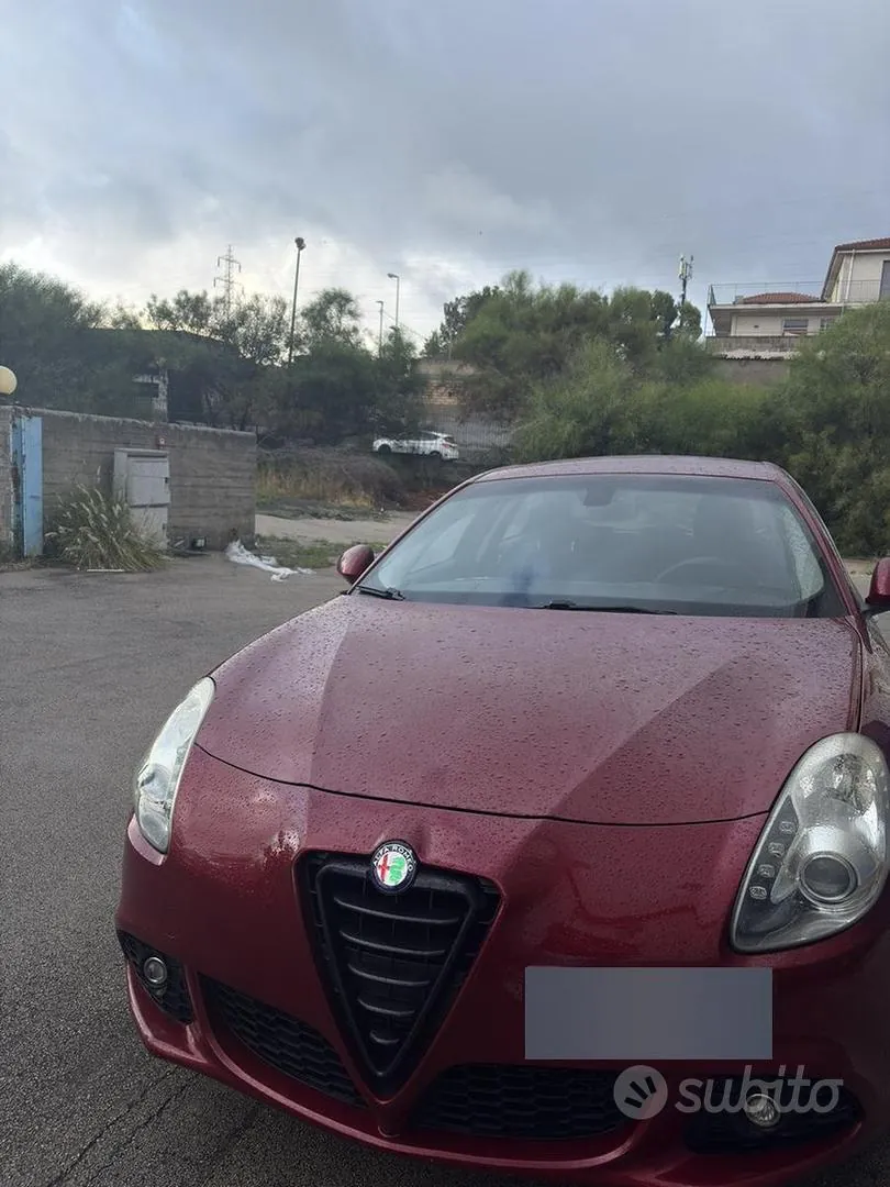 Alfa Romeo Giulietta 2011 photo 2