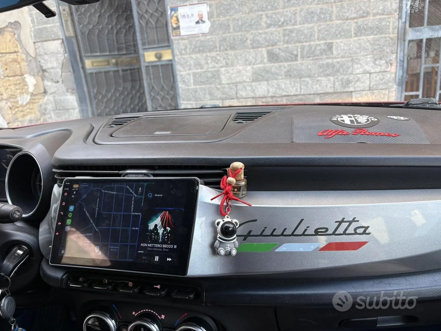 Alfa Romeo Giulietta 2011 photo 3