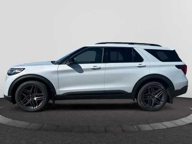 Ford Explorer 2026 photo 2