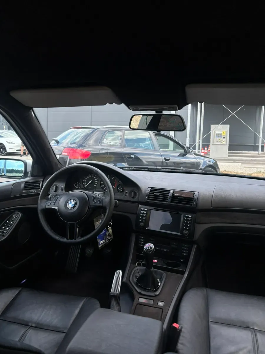 BMW 5 Series 2002 photo 2