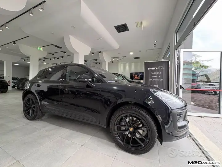 Porsche Macan 2022 photo 2