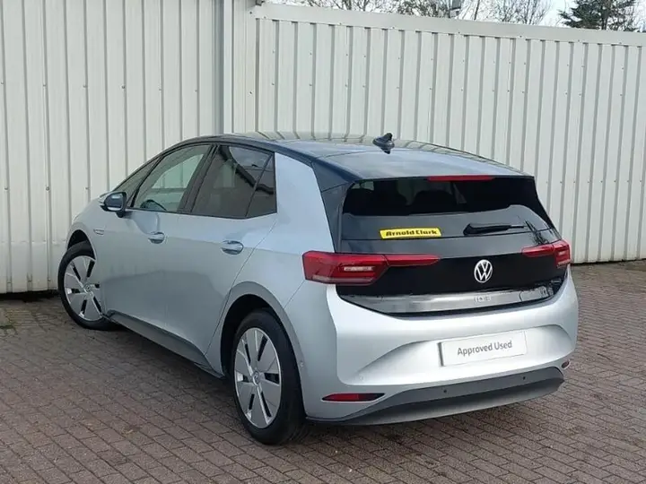 Volkswagen Id.3 2023 photo 2