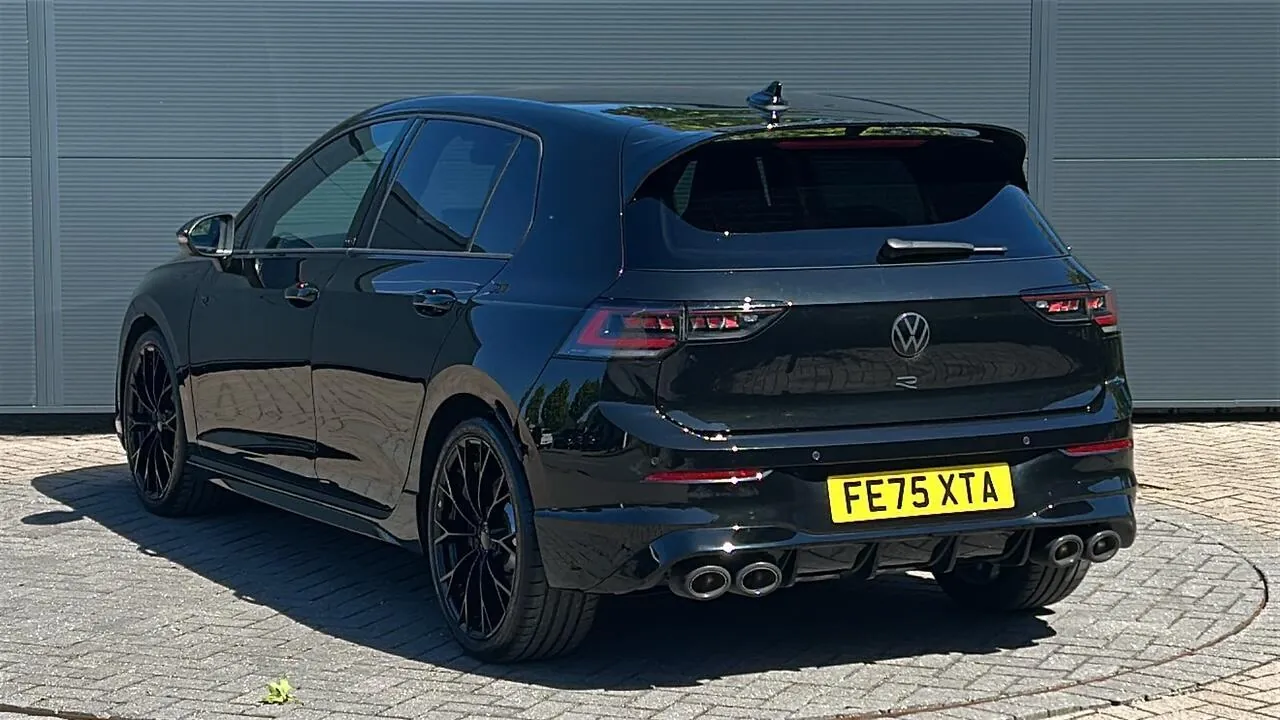 Volkswagen Golf 2025 photo 4