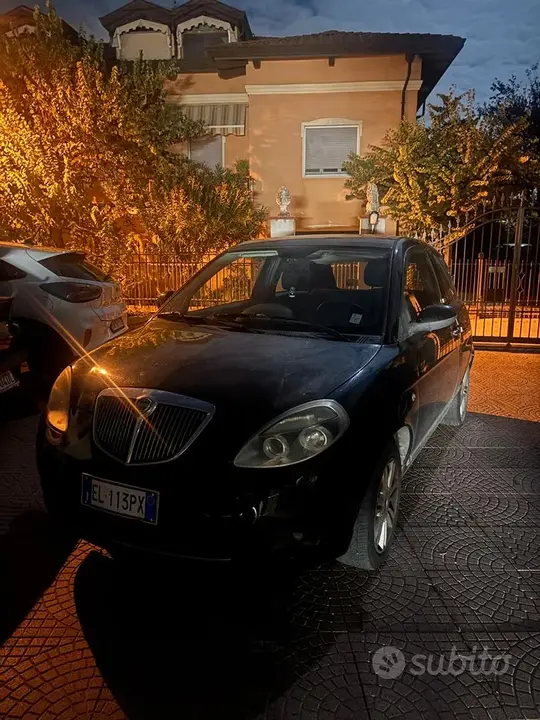 Lancia Ypsilon