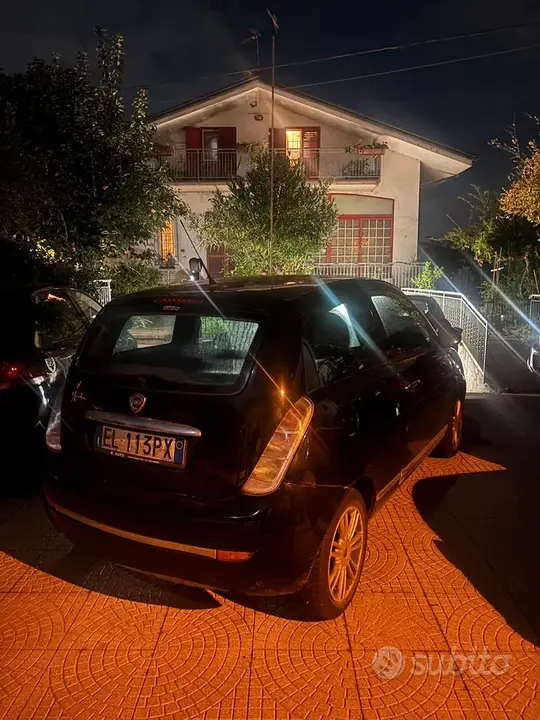 Lancia Ypsilon 2012 photo 2
