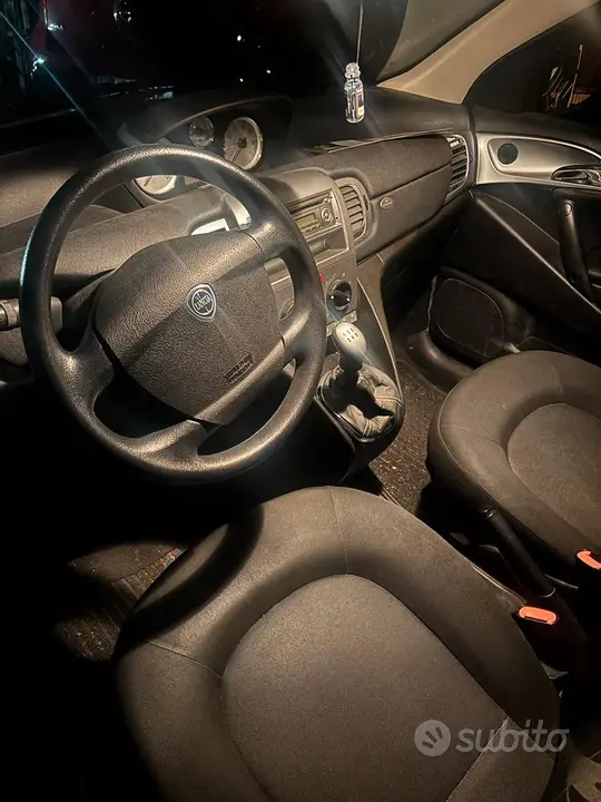 Lancia Ypsilon 2012 photo 3