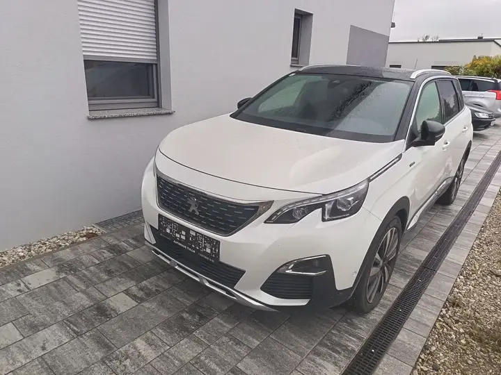Peugeot 5008 2018 photo 3