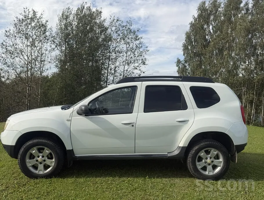 Dacia Duster 2012 photo 2
