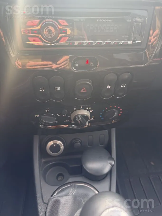 Dacia Duster 2012 photo 5