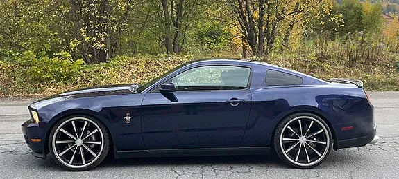 Ford Mustang 2012 photo 2