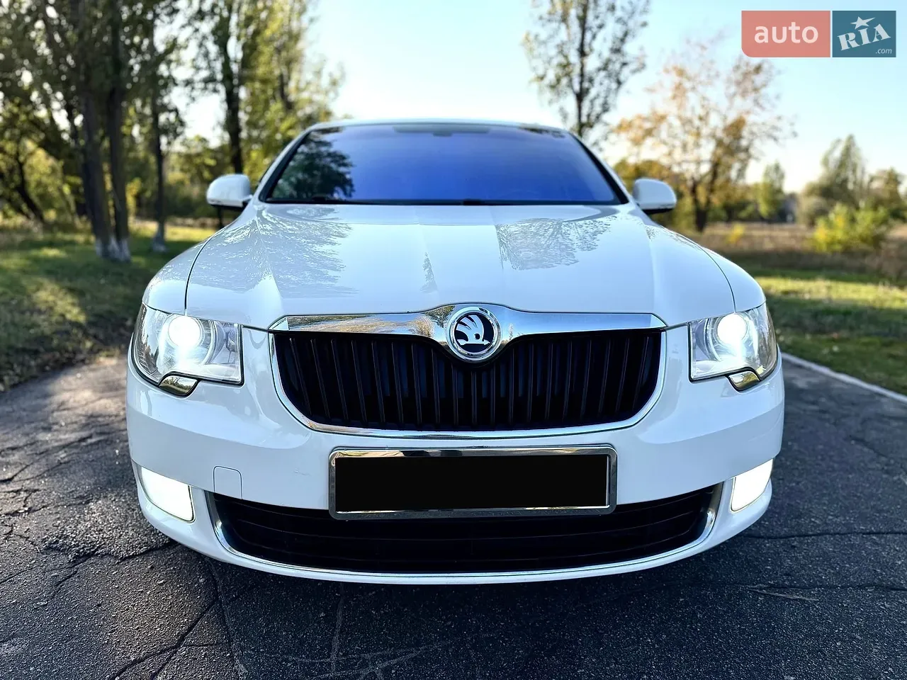 Skoda Superb 2012 photo 4